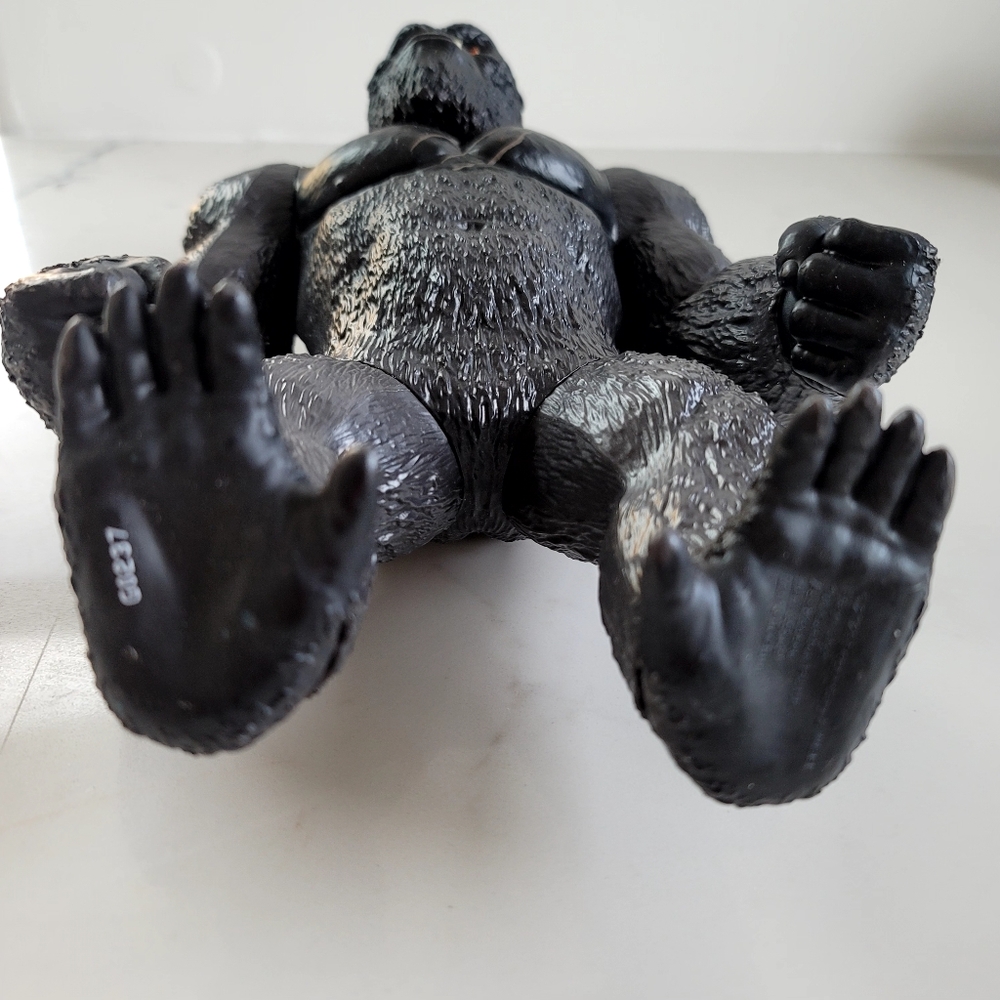 11-inch Giant Kong action figure by Playmates Toys Godzilla vs. Kong Movie - Picture 4 of 13